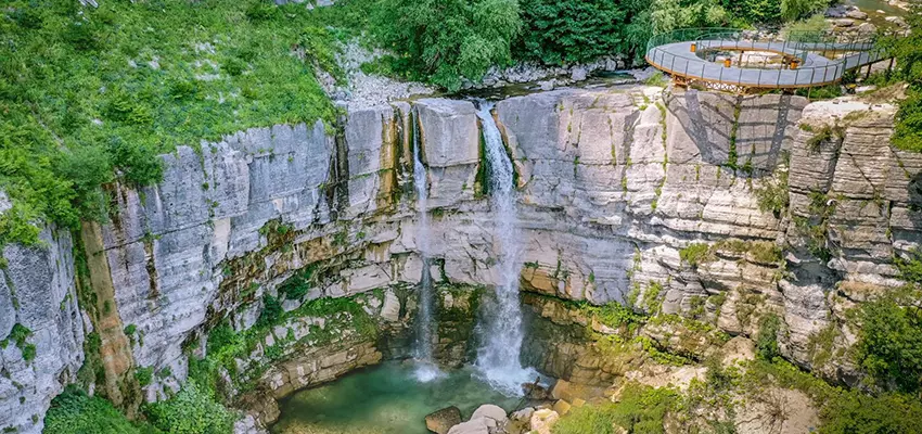 Okatse (Kinchkha) Waterfall